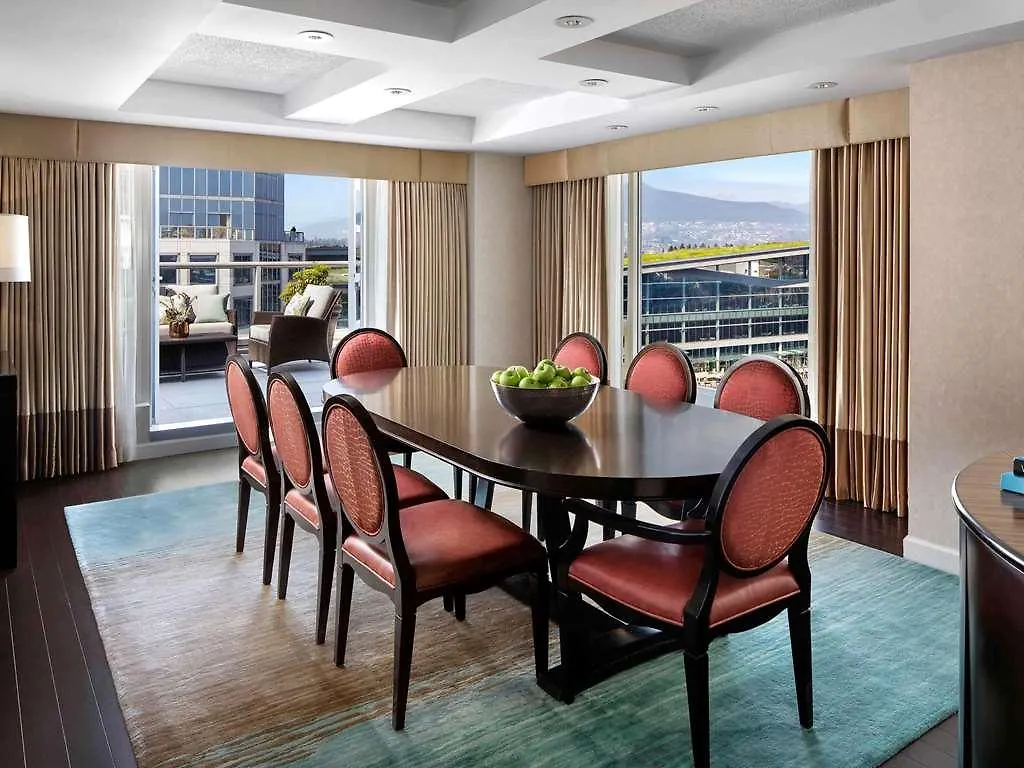 Fairmont Waterfront Hotel Vancouver 5*,