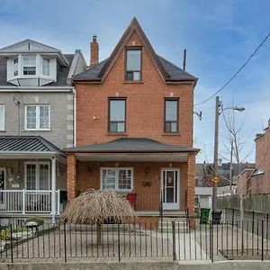 Apartment Very Cozy & Comfortable In Downtown Great Value! Toronto