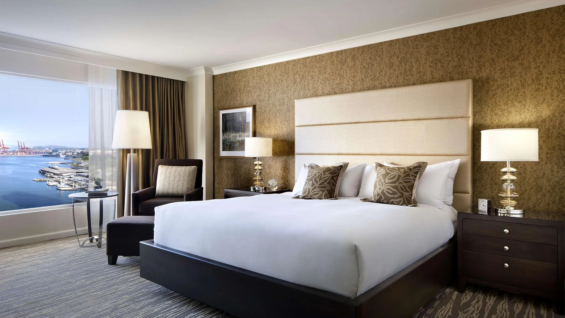 Отель Fairmont Waterfront Ванкувер