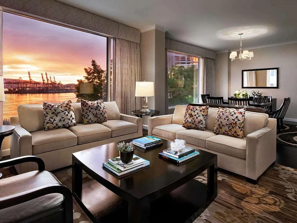 Отель Fairmont Waterfront Ванкувер 5*,