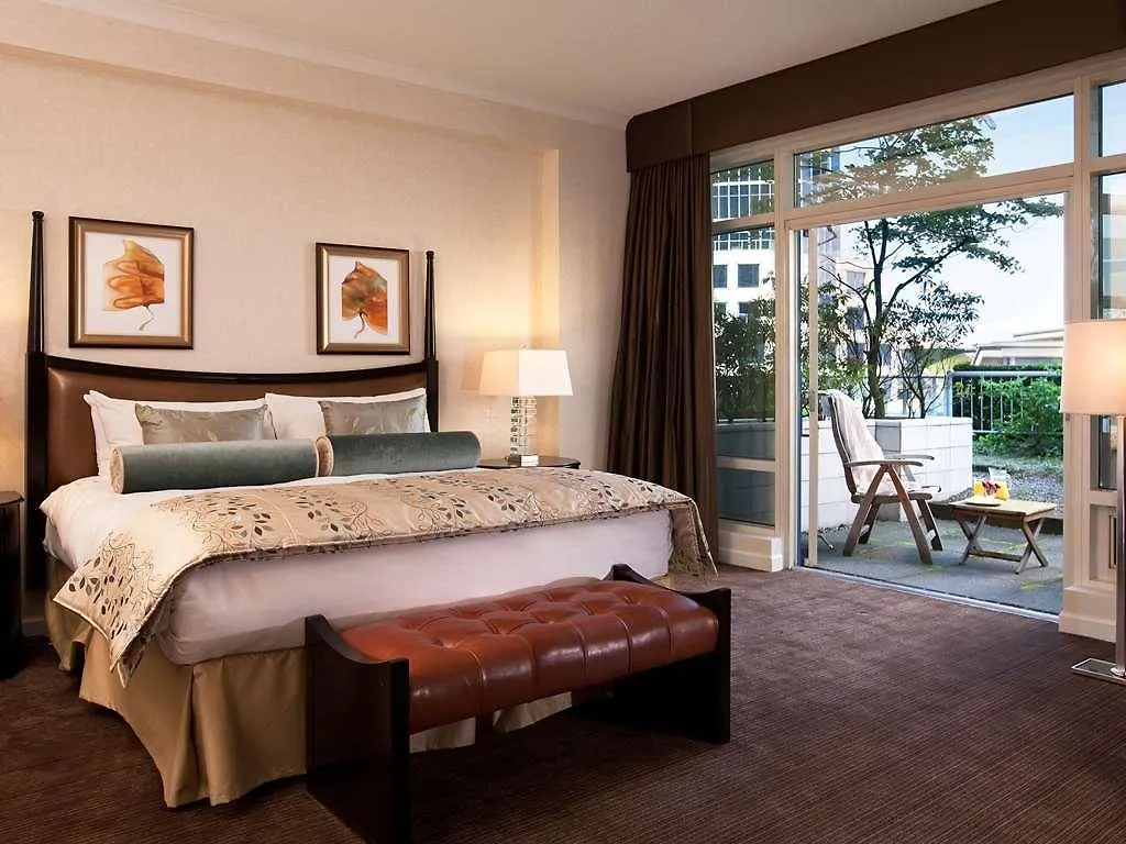 Отель Fairmont Waterfront Ванкувер