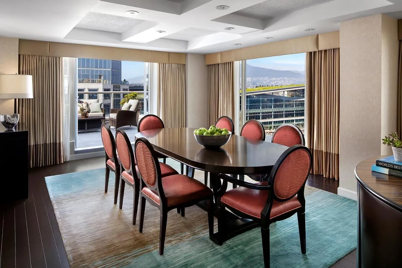 Отель Fairmont Waterfront Ванкувер 5*,